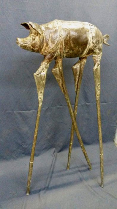Pig on stilts (large)